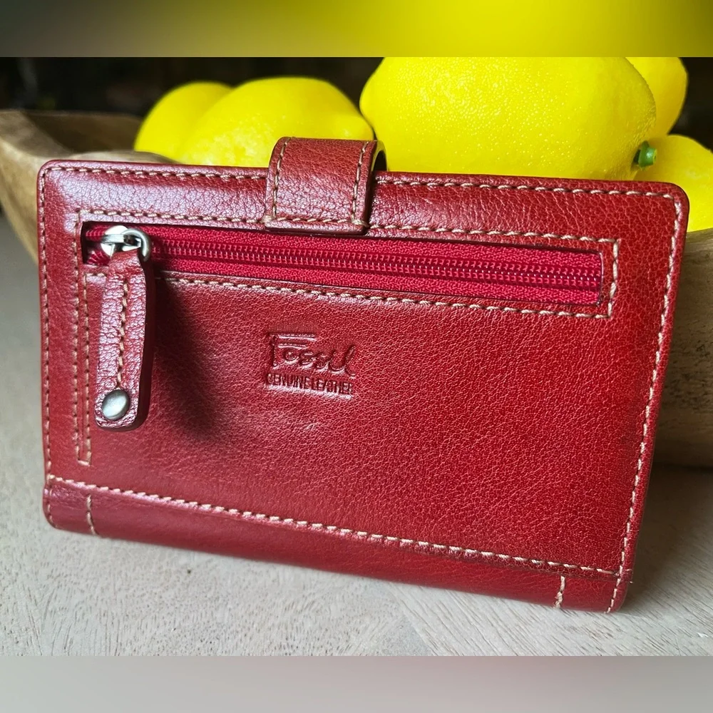 Fossil Red Leather Card Wallet with Silver D-Ring - Picture 2 of 9